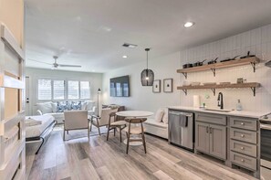 Apartment (0 Bedroom) | Interior - Santa Rosa Beach Studio Condo < 1 Mi to Beach (Santa Rosa Beach)
