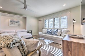 Apartment (0 Bedroom) | Interior - Santa Rosa Beach Studio Condo < 1 Mi to Beach (Santa Rosa Beach)