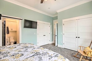 Cottage (2 Bedrooms) | Interior - Stunning Lakefront Retreat w/ Dock Access! (Greenwood)