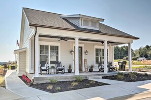 Cottage (2 Bedrooms) | Front of property - Stunning Lakefront Retreat w/ Dock Access! (Greenwood)