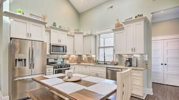 Cottage (2 Bedrooms) | Interior