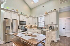 Cottage (2 Bedrooms) | Interior