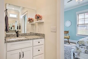 Cottage (2 Bedrooms) | Interior - Stunning Lakefront Retreat w/ Dock Access! (Greenwood)