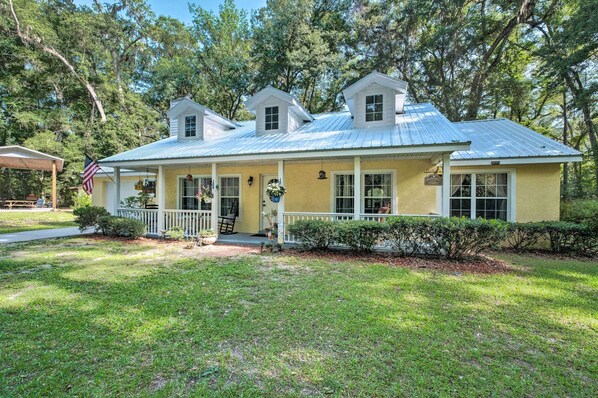 House (3 Bedrooms) | Front of property