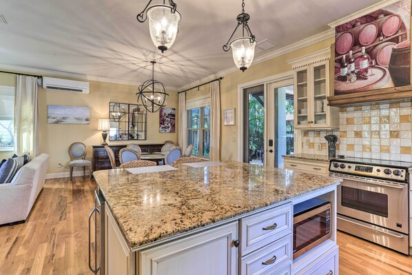 House (4 Bedrooms) | Private kitchen | Microwave, oven, stovetop, dishwasher