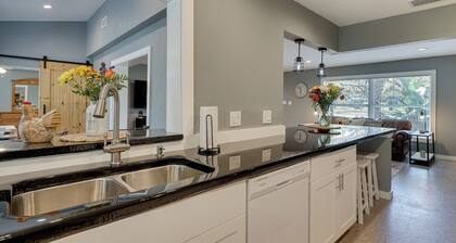 Spacious Arcadia Escape Near Public Boat Ramp