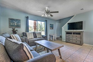 Interior - Stylish Bayfront Townhome < 10 Mi to Beach! (Mary Esther)