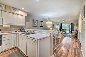 Apartment (2 Bedrooms) | Interior - True Blue Golf Resort Condo - 3 Mi to Beach! (Pawleys Island)