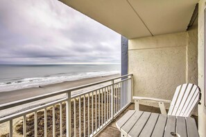 Apartment (2 Bedrooms) | Front of property - Direct Beach Access: North Myrtle Condo! (North Myrtle Beach)
