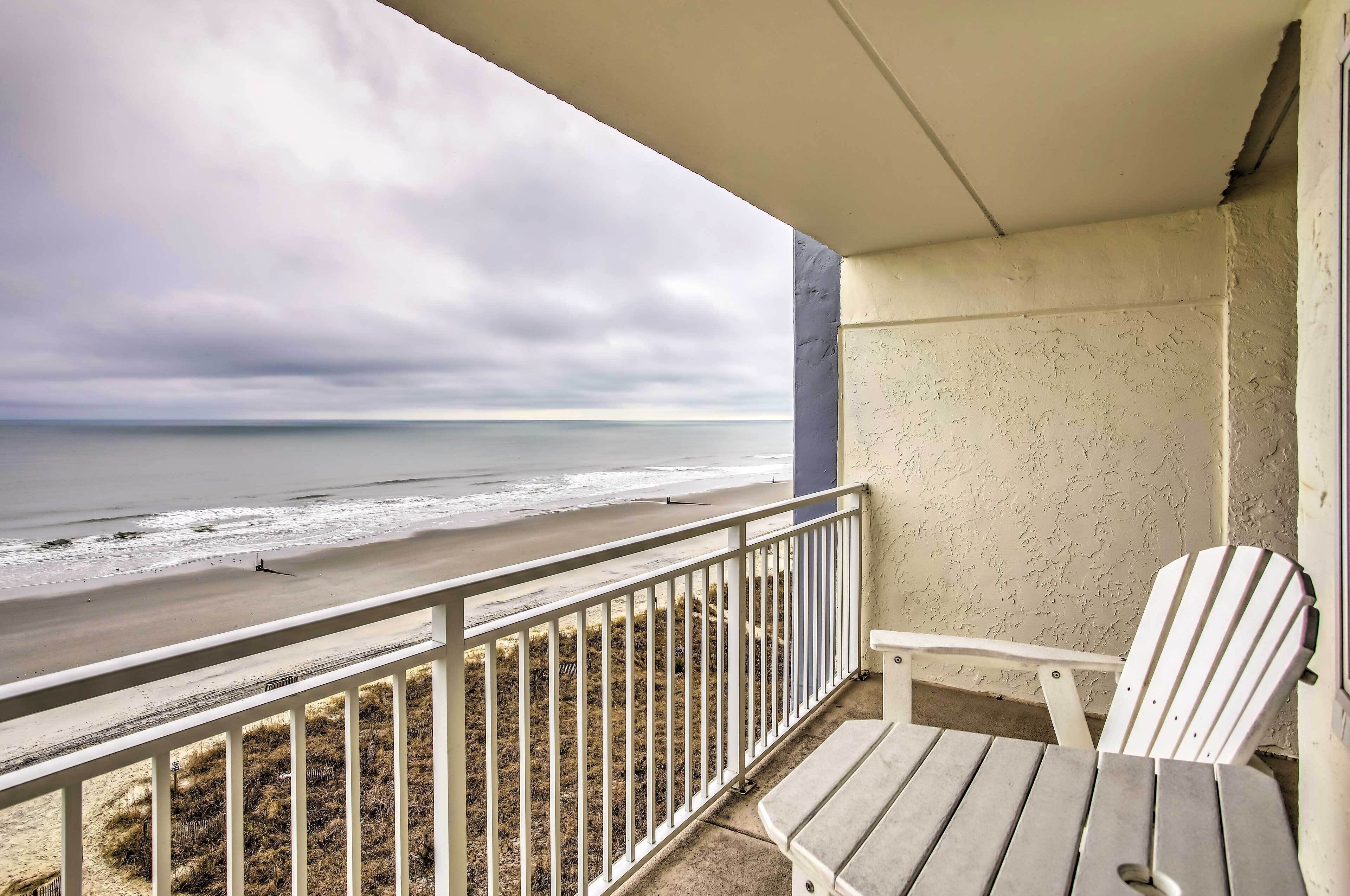 Sunny Condo: Direct North Myrtle Beach Access
