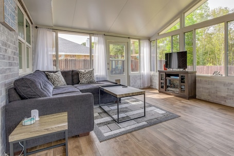 ํ์ฐ์ค (3 Bedrooms) | ๋ด๋ถ