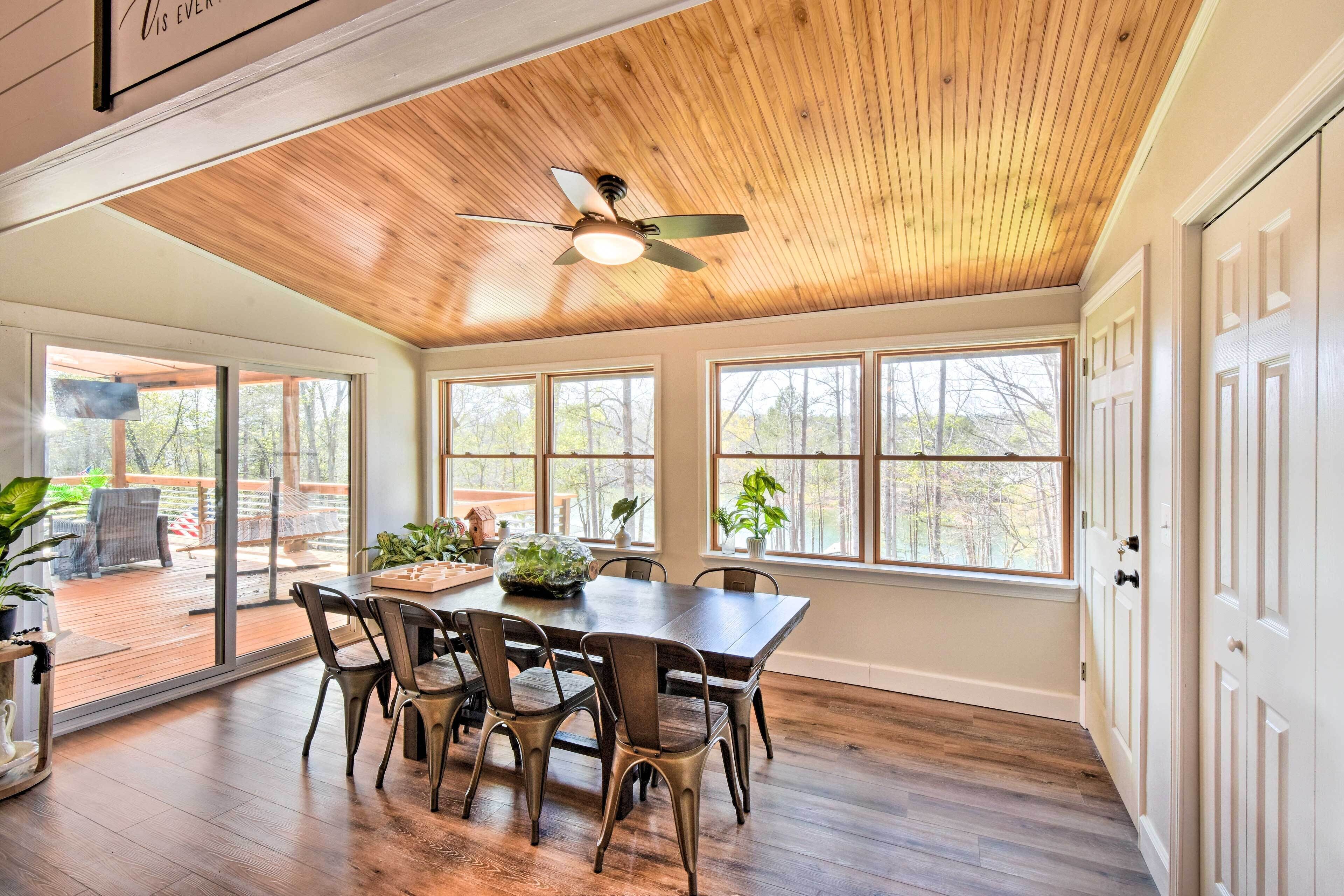 المنشأة من الداخل