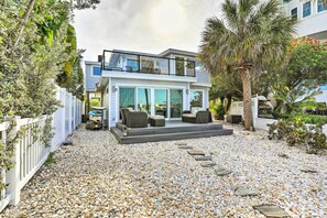 Interior - Treasure Island Gem w/ Dock: Walk to Beach (Treasure Island)