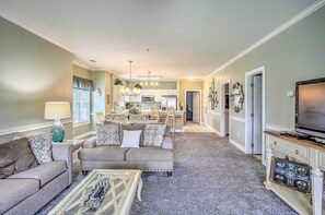 Apartment (3 Bedrooms) | Interior - Tasteful Myrtle Beach Condo With Patio & Pool! (Myrtle Beach)