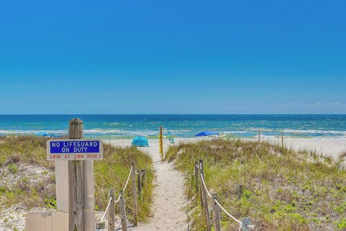 Steps to Public Beach: Panama City Condo w/ Pool