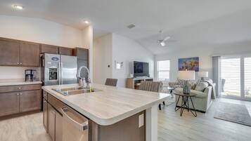 House (2 Bedrooms) | Interior