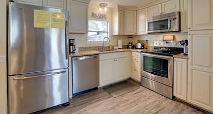 Walk to Ocean: Surfside Beach Home w/ Pool Access