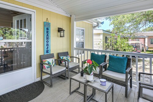 Walk to Ocean: Surfside Beach Home w/ Pool Access
