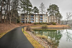 Apartment (2 Bedrooms) | Interior - Lake Keowee Resort Condo: Waterfront Balcony (Salem)