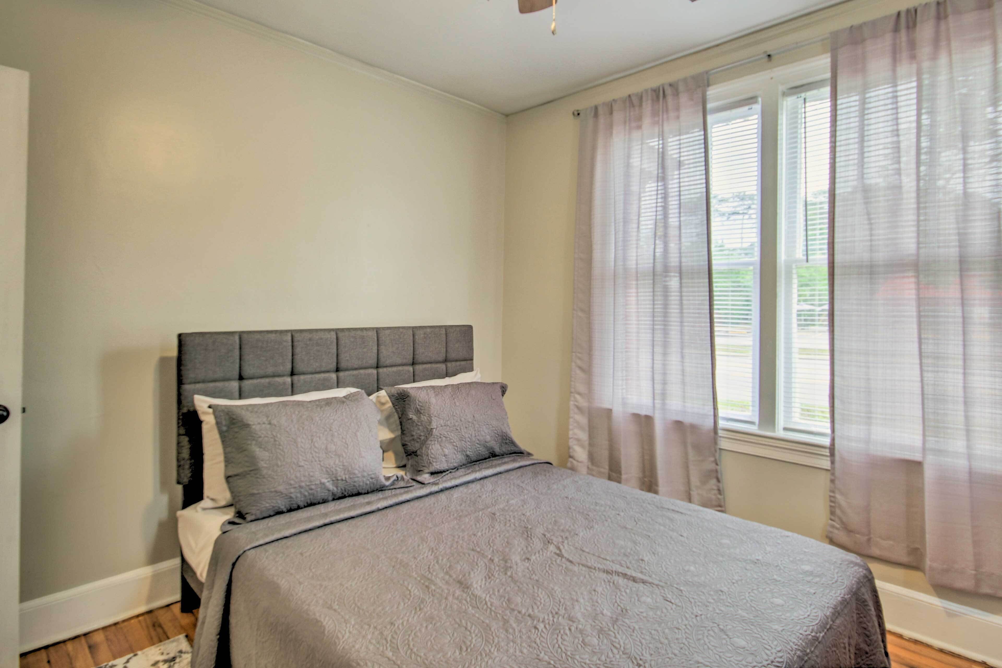 Nhà (2 Bedrooms) | 2 phòng ngủ, bàn ủi/dụng cụ ủi quần áo, bộ trải giường 