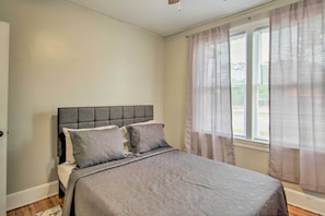 Maison (2 Bedrooms) | 2 chambres, fer et planche à repasser, literie fournie