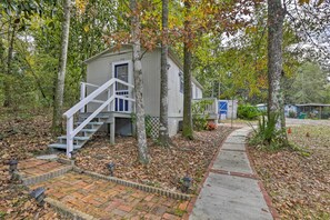 Exterior - 'the Driftwood Cottage' w/ Patio & Free Wifi! (Quincy)