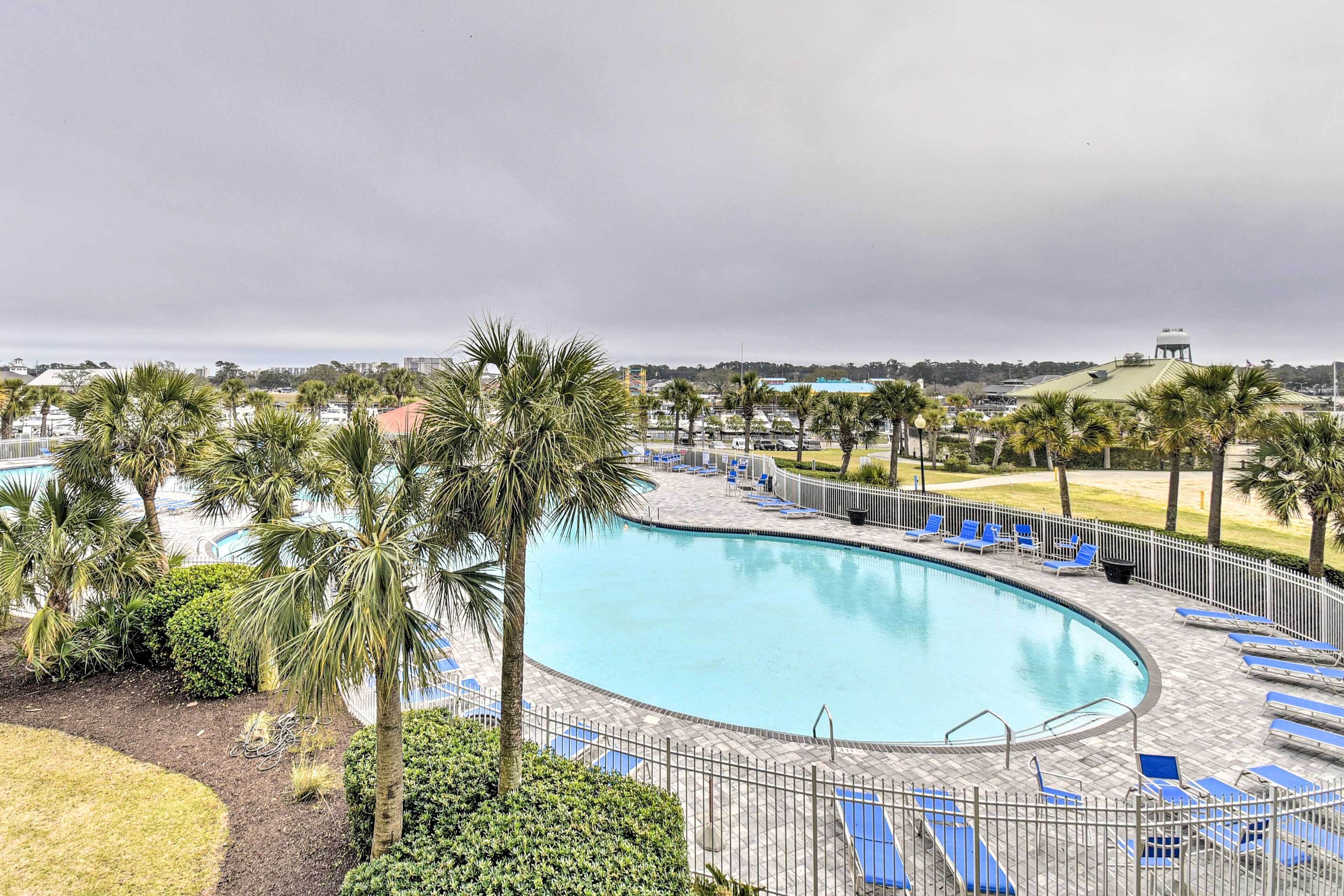 Vacation Rental Condo w/ Balcony & Pool Views