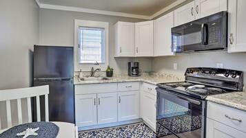 Apartment (0 Bedroom) | Interior