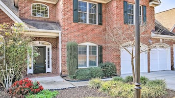 Apartment (3 Bedrooms) | Exterior detail