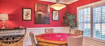 Upscale Home w/ Poker Room < 1 Mi to Golf!
