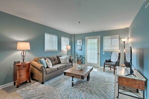 Apartment (3 Bedrooms) | Interior - Pools + Sundeck: Beachfront Hilton Head Condo! (Hilton Head Island)