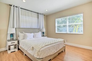 3 bedrooms, iron/ironing board, bed sheets