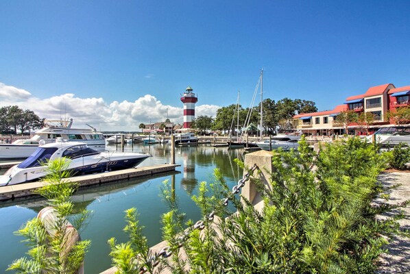 Apartment (1 Bedroom) | Interior - Villa w/ Golf Course Views, Walk to Harbour Town! (Hilton Head Island)