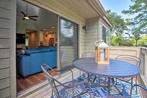 Apartment (1 Bedroom) | Interior - Villa w/ Golf Course Views, Walk to Harbour Town! (Hilton Head Island)