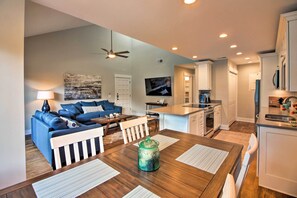 Apartment (1 Bedroom) | Interior - Villa w/ Golf Course Views, Walk to Harbour Town! (Hilton Head Island)