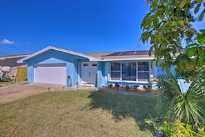 Exterior - Waterfront Family Hideaway w/ Pool & Dock! (Merritt Island)