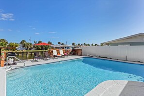 Outdoor pool - Waterfront Family Hideaway w/ Pool & Dock! (Merritt Island)