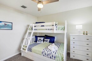 4 bedrooms, iron/ironing board, free cots/infant beds, bed sheets - Waterfront Family Hideaway w/ Pool & Dock! (Merritt Island)