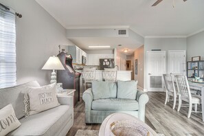 Interior - Waterfront Condo w/ Arcade in Treasure Island! (Treasure Island)