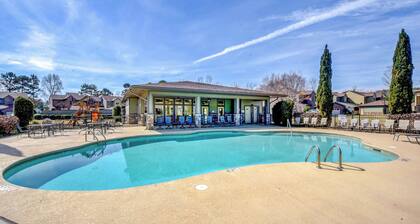 West Union Townhome w/ Patio & Lake View
