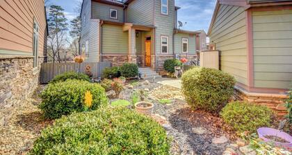 West Union Townhome w/ Patio & Lake View