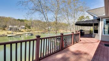 House (5 Bedrooms) | Interior