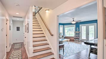 House (5 Bedrooms) | Interior