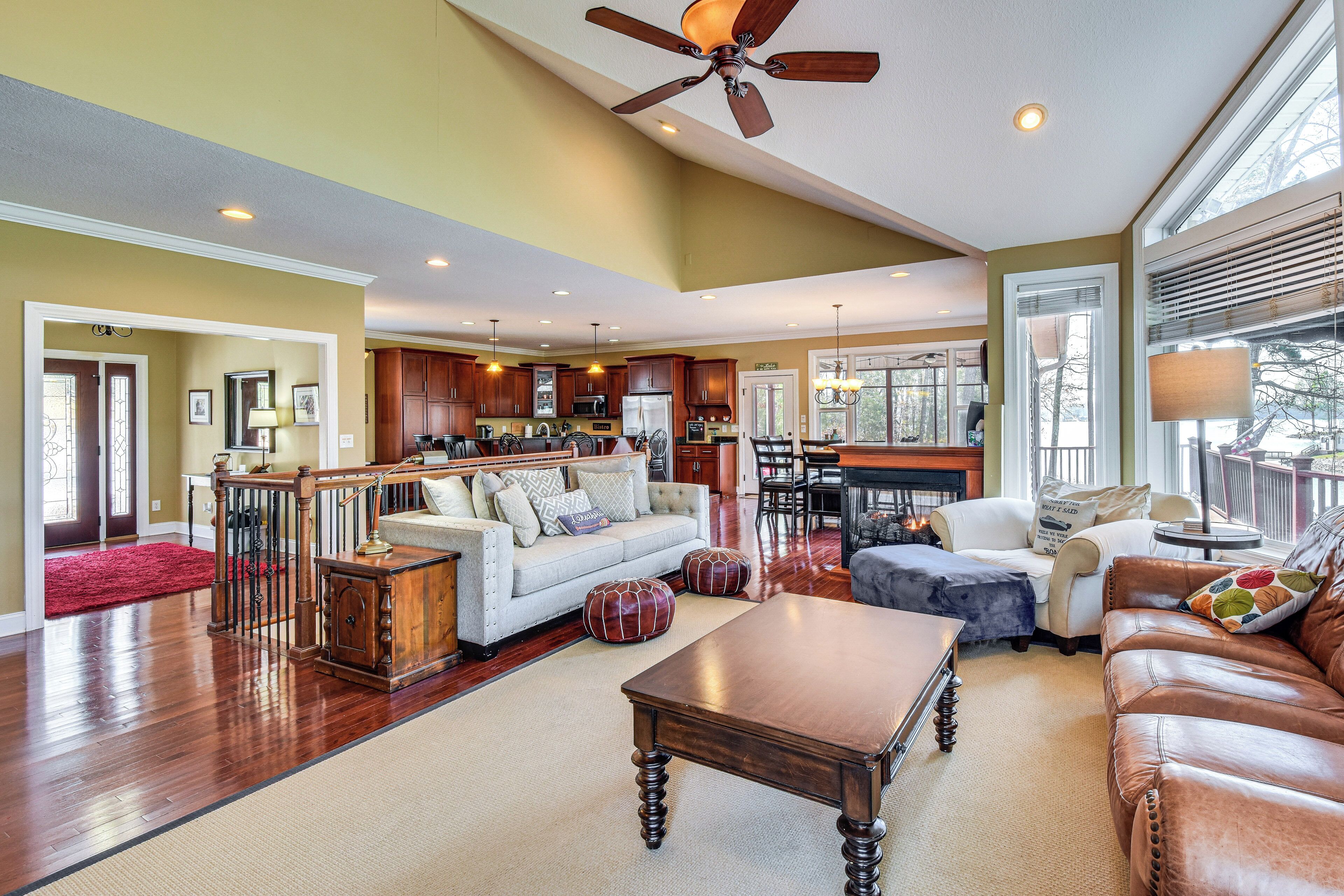 House (5 Bedrooms) | Interior