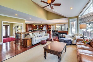 House (5 Bedrooms) | Interior