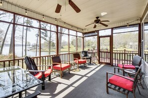 House (5 Bedrooms) | Interior