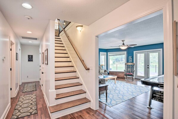 House (5 Bedrooms) | Interior