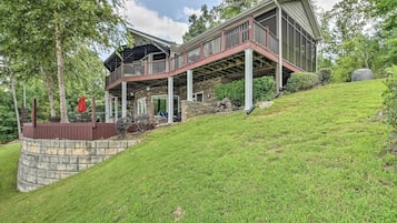 House (5 Bedrooms) | Interior