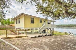 Interior - Hawthorne Hideaway w/ Waterfront Fire Pit! (Hawthorne)