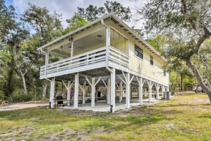 Interior - Hawthorne Hideaway w/ Waterfront Fire Pit! (Hawthorne)